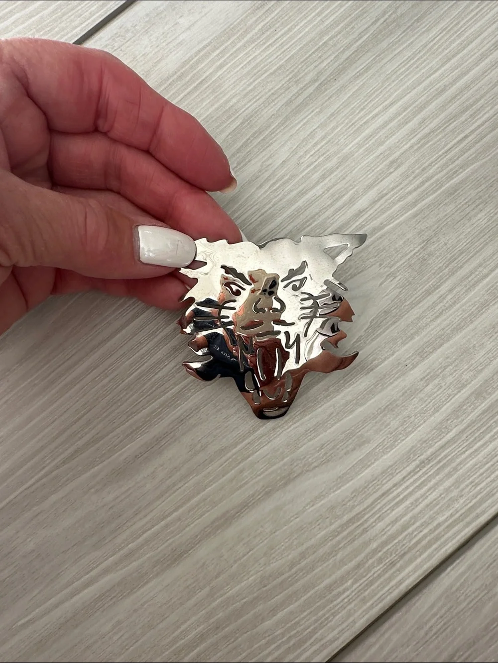 UK Silver-tone Wild Cat Head Pin Brooch - Statement Animal Lapel Accessory